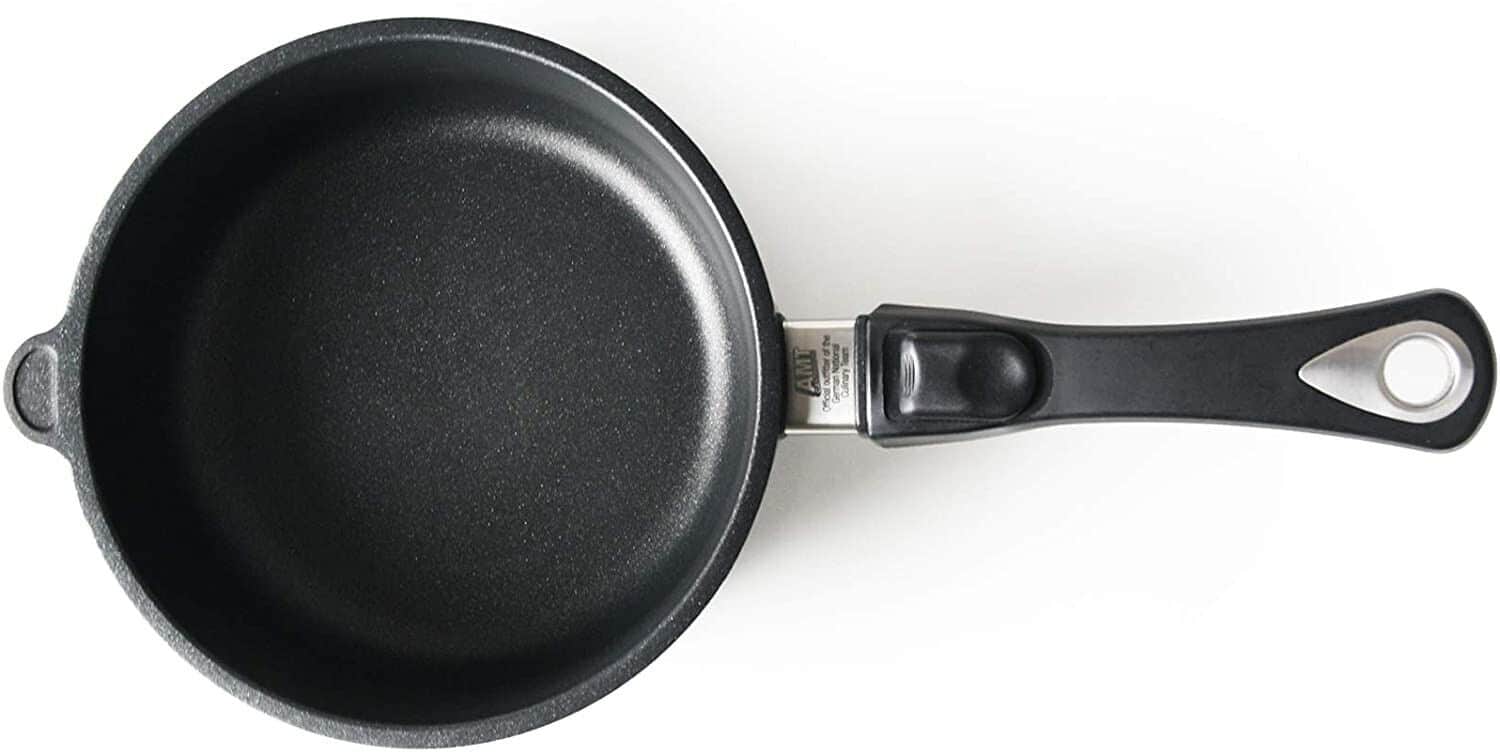 AMT Gastroguss Тиган дълбок Ø 20 см, височина 7 см, с мобилна дръжка