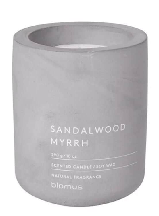 BLOMUS Ароматна свещ FRAGA размер L - цвят Micro Chip - аромат Sandalwood Myrrh