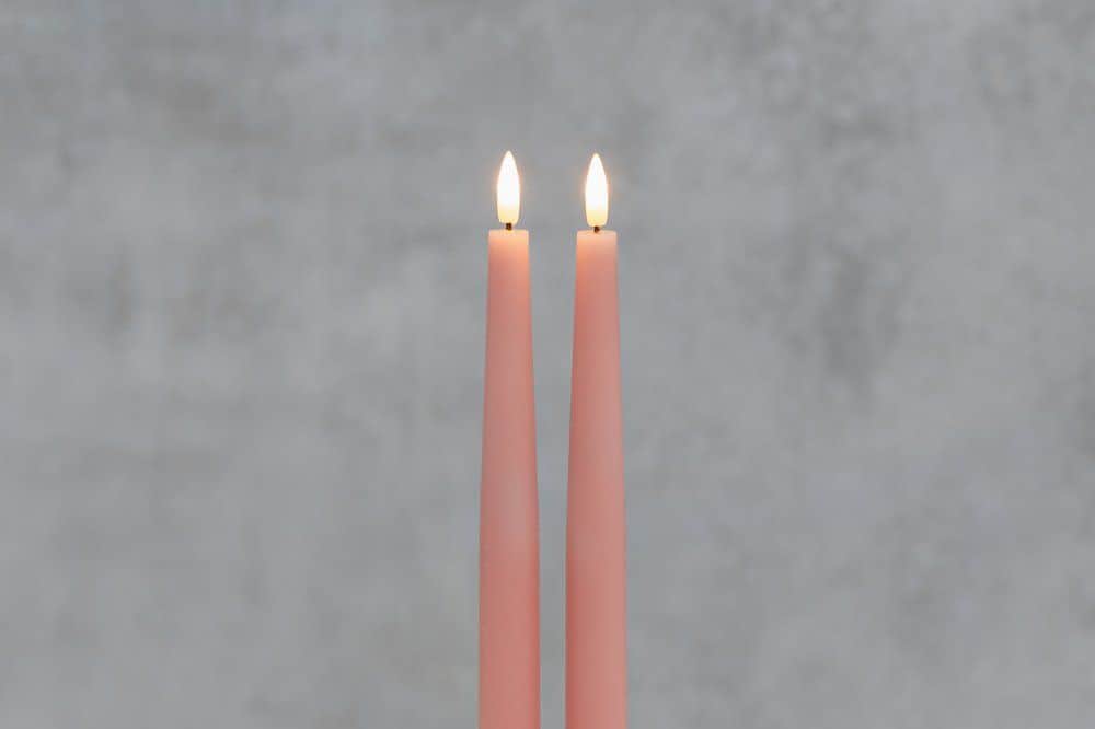 FINNLUMOR LED свещи с 3D пламък 2 бр. - розови