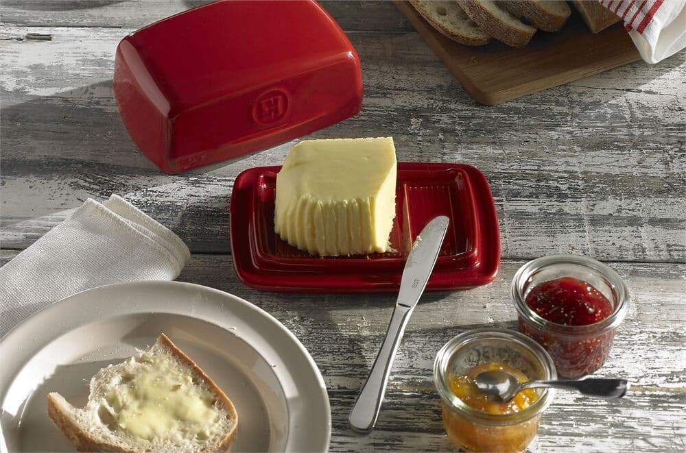 EMILE HENRY Керамичен съд за масло „BUTTER DISH“ – цвят червен