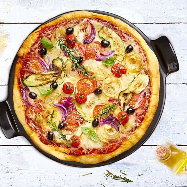 EMILE HENRY Керамична плоча за пица „SMOOTH PIZZA STONE“ – Ø 36,5 см – цвят черен