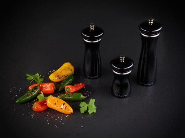 COLE&MASON Мелничка за сол “SHERWOOD BLACK GLOSS“ – 20 см. – цвят черен