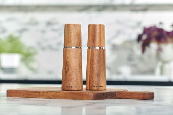 COLE&MASON Комплект мелнички за сол и пипер “MARLOW ACACIA“ – 18,5 см