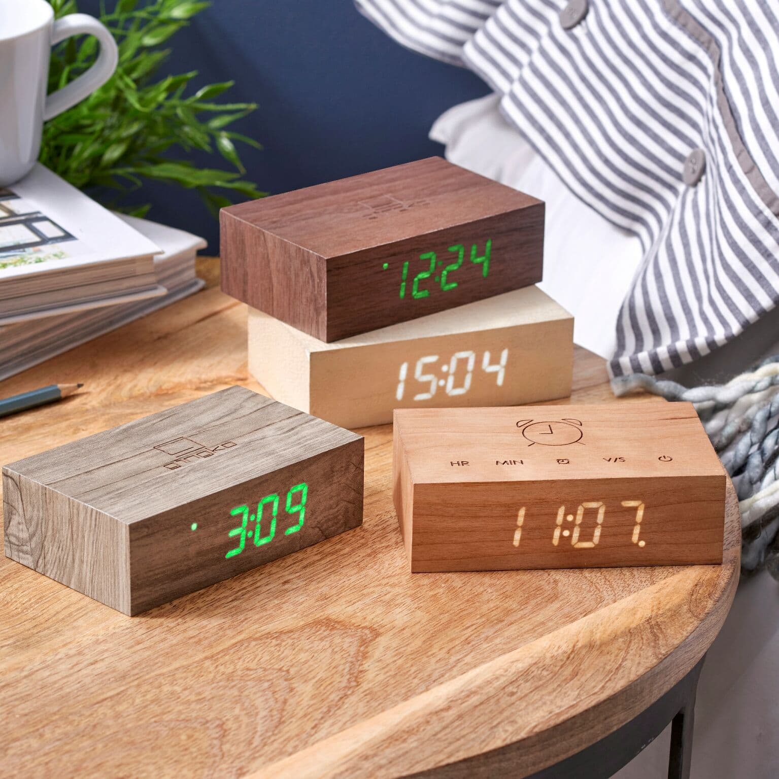 GINGKO Часовник с будилник “Flip Cilck Clock“ – черен