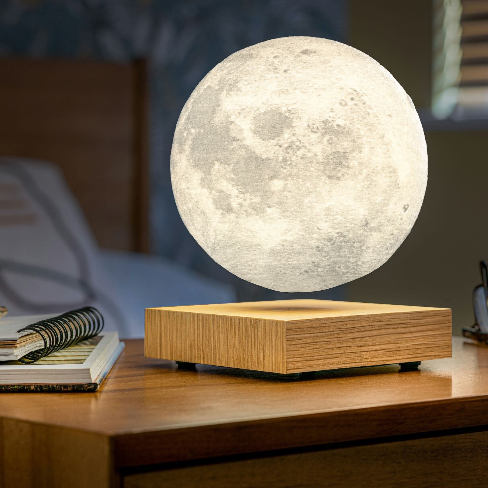 GINGKO Левитираща смарт лампа “MOON“ – цвят бял ясен