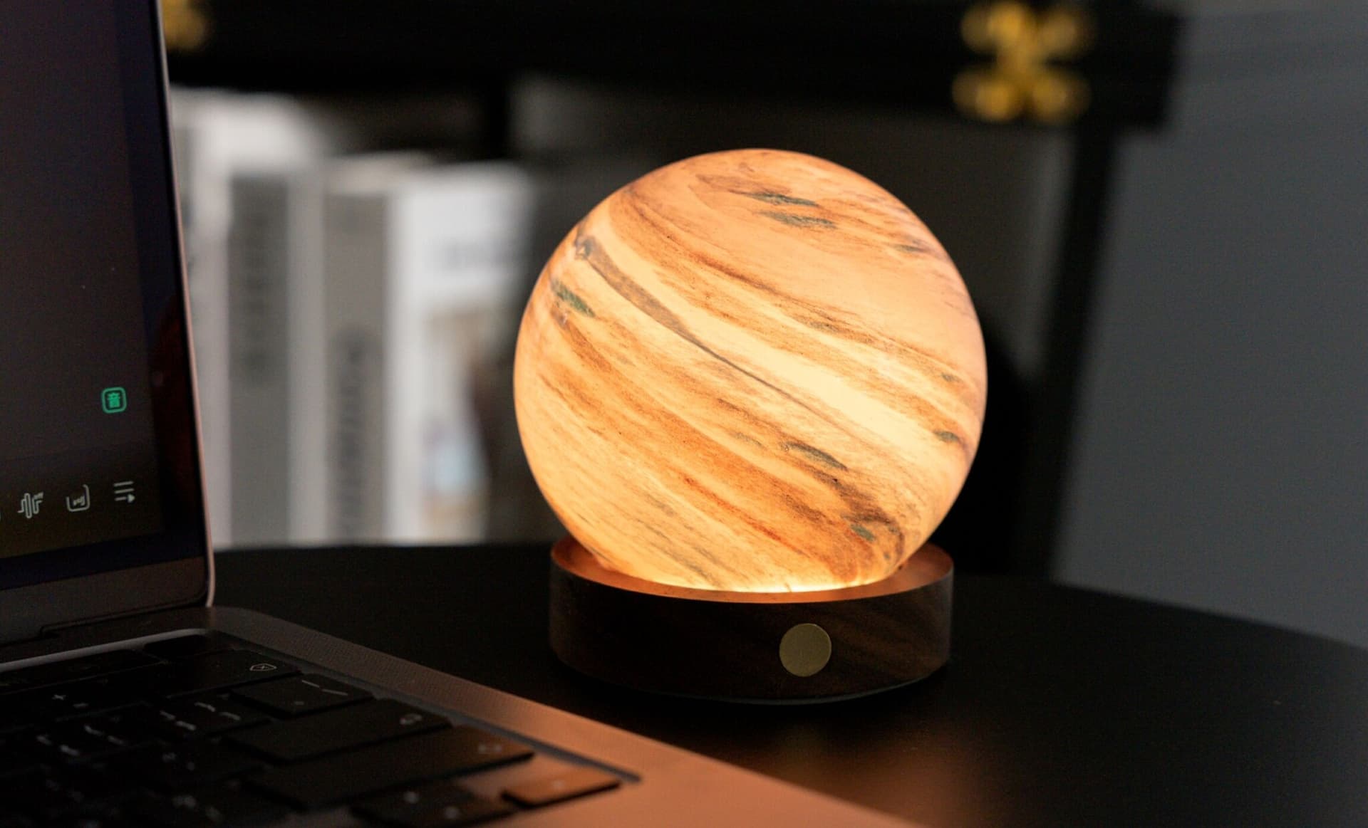 GINGKO Смарт лампа “AstraGlass“ полярен облак – размер M