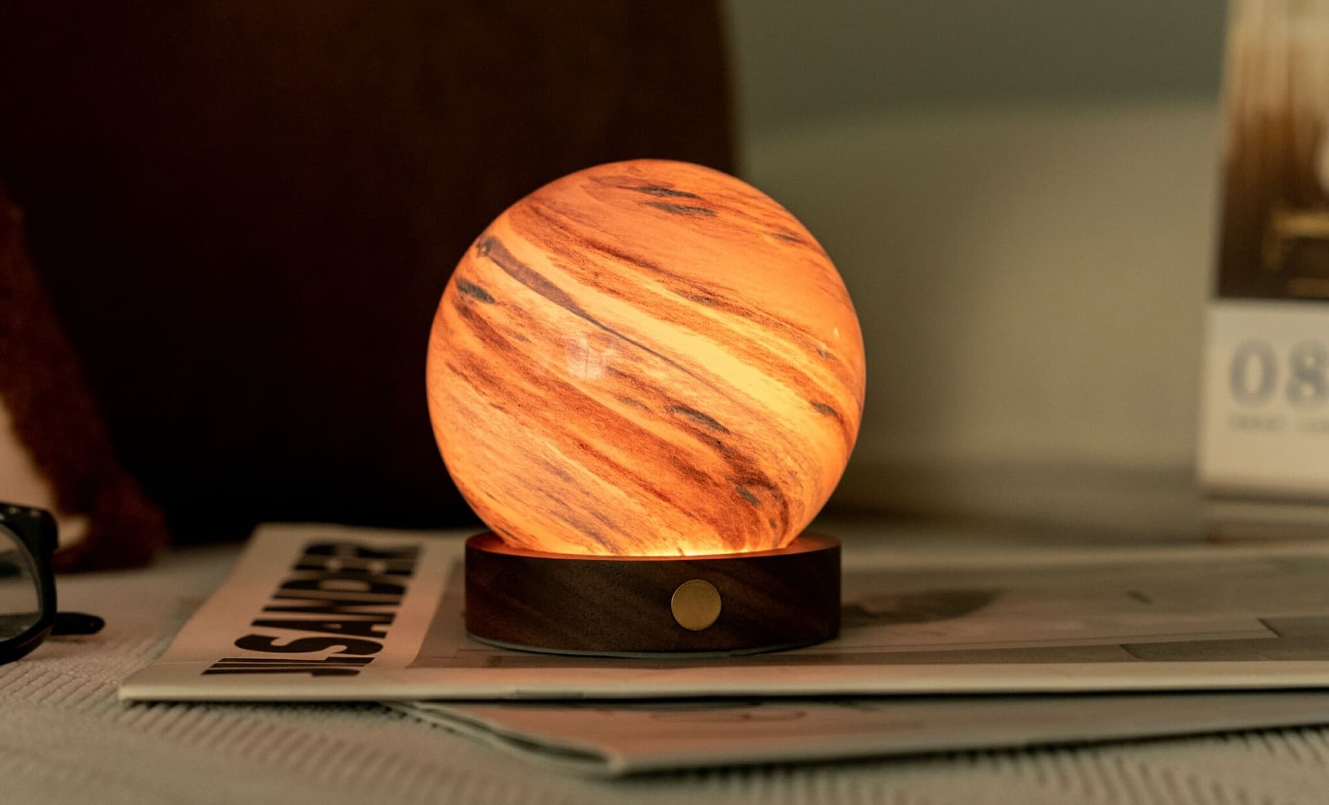 GINGKO Смарт лампа “AstraGlass“ полярен облак – размер M