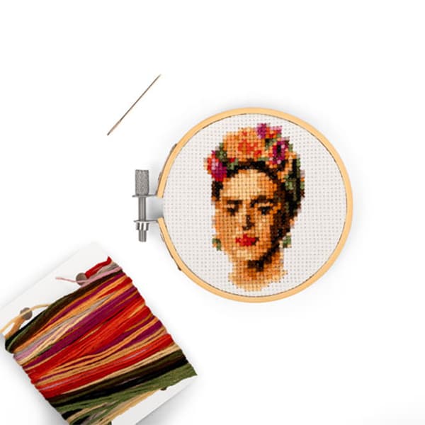 Мини комплект за бродиране Frida Kahlo - снимка 2