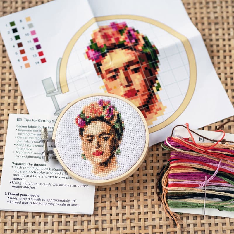 Мини комплект за бродиране Frida Kahlo - снимка 3
