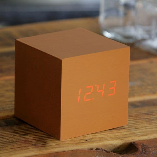 GINGKO Часовник с термометър “CUBE“ - цвят мед с червени цифри - снимка 3