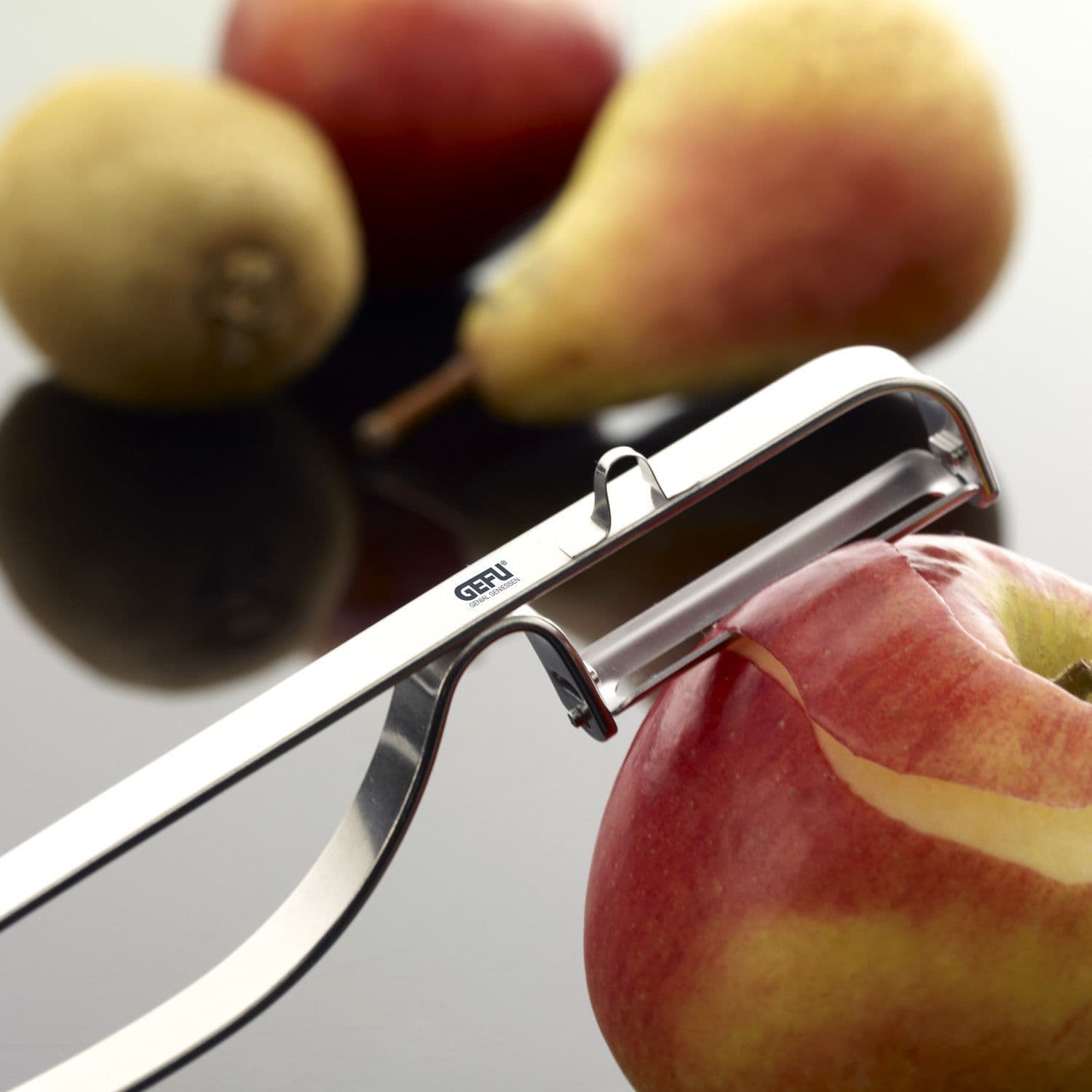 GEFU Универсална стоманена белачка с двойно ножче „CUCINA“