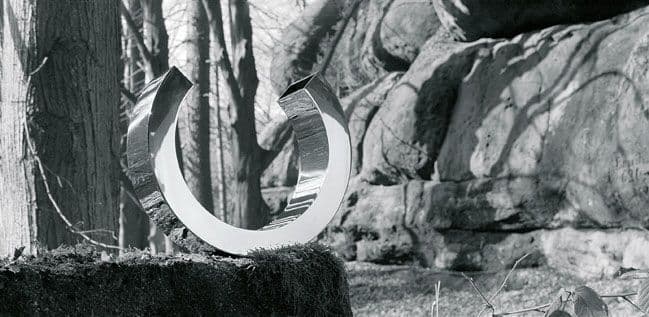 PHILIPPI  Метална ваза “Омега“