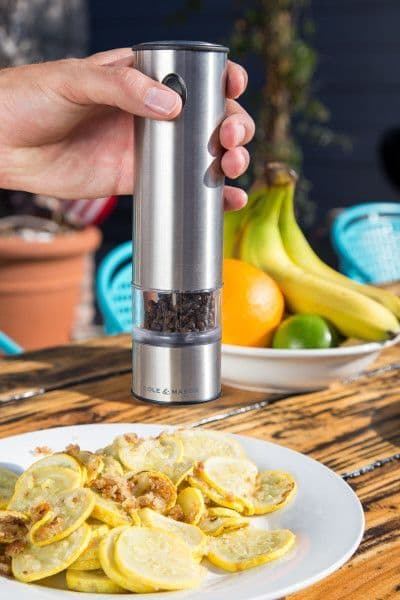 COLE & MASON Комплект електрически мелнички за сол и пипер “BATTERSEA“ – 21 см.