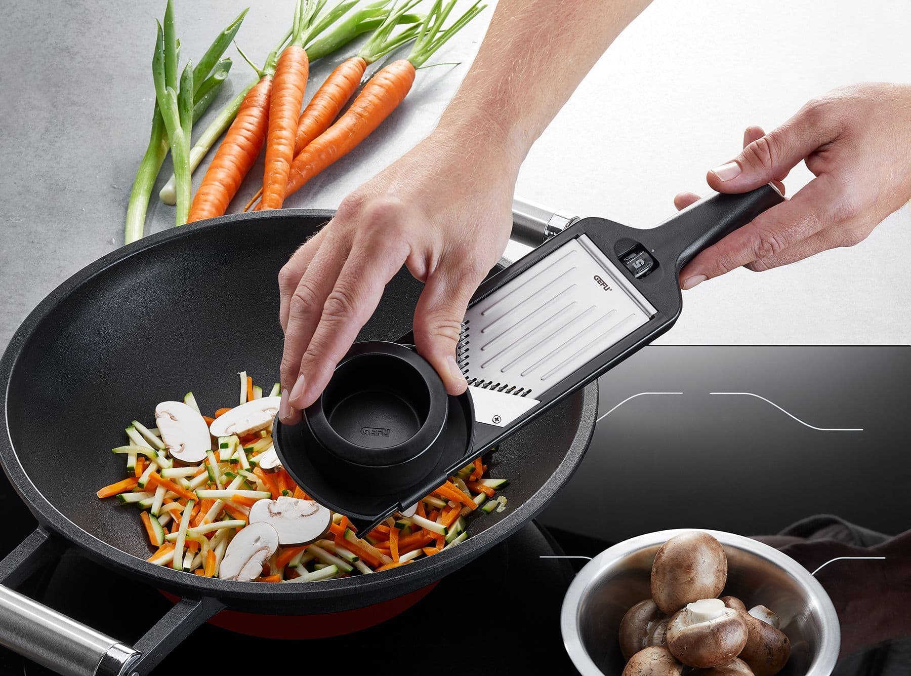 GEFU Ренде V – образно с приставки за жулиени „VIOLI ® 2.0“