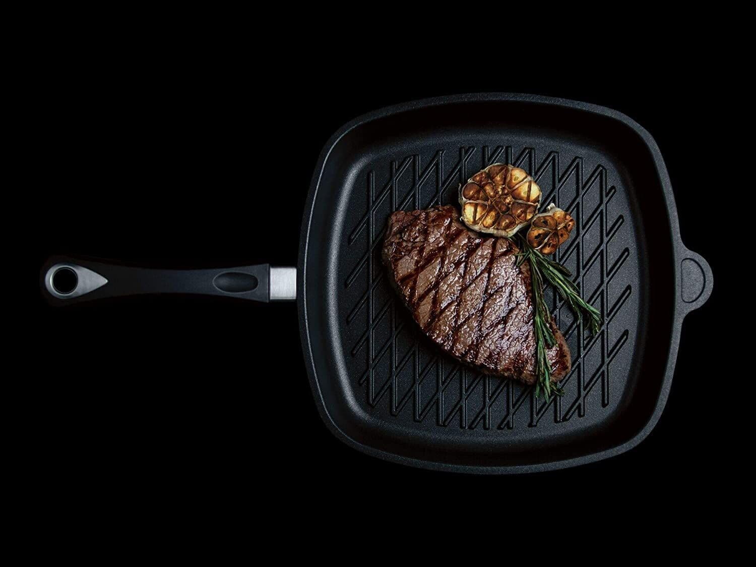 AMT Gastroguss Тиган барбекю – 28 х 28 см, височина 5 см, с мобилна дръжка