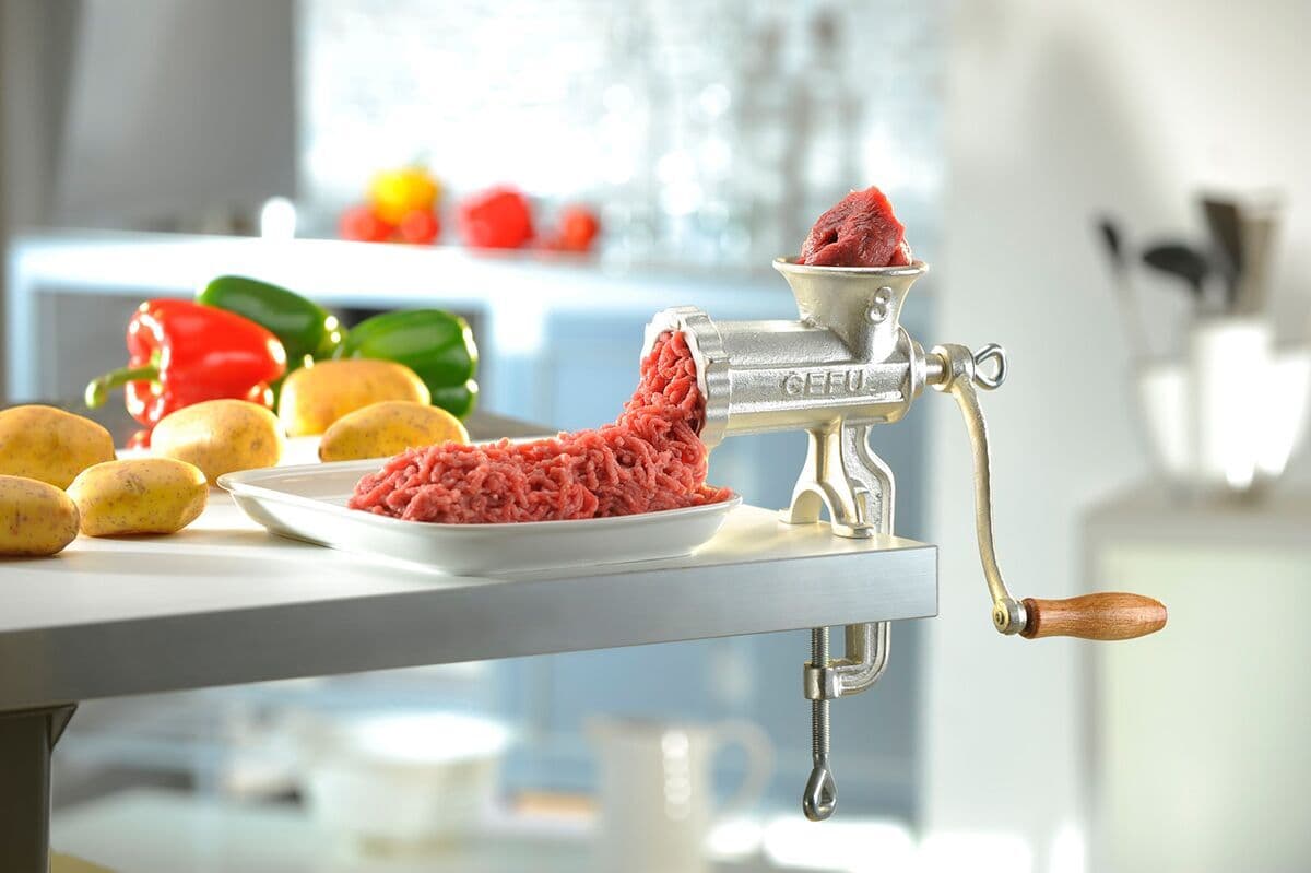 GEFU Чугунена месомелачка „TRICA“ – размер 5