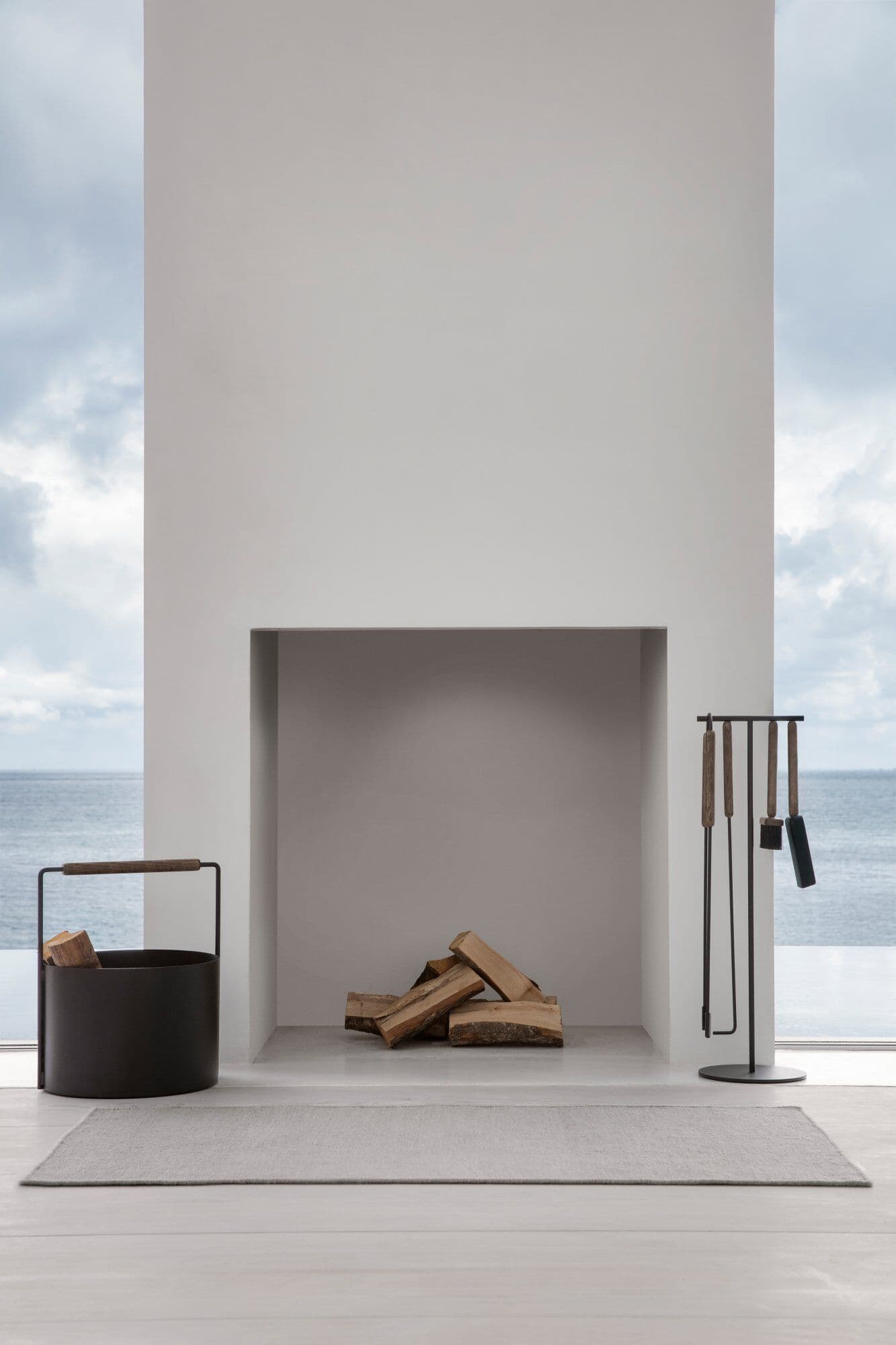 BLOMUS Поставка за дърва ASHI – цвят черен – размер M