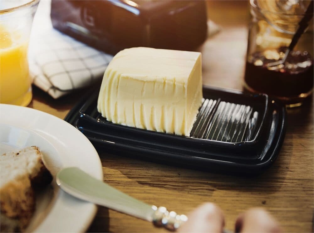 EMILE HENRY Керамичен съд за масло „BUTTER DISH“ – цвят екрю
