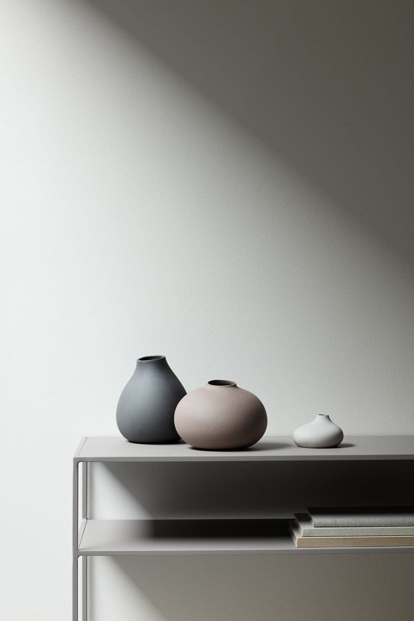 BLOMUS Комплект от 3 вази NONA – цвят (Pewter)