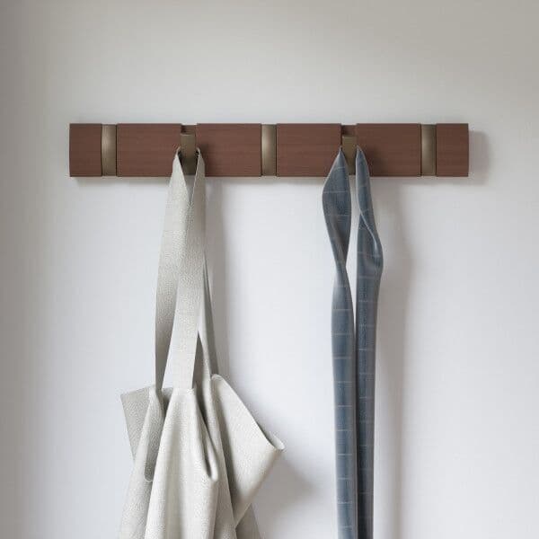 UMBRA Закачалка с 5 бр.куки “FLIP“ – цвят злато/светъл орех