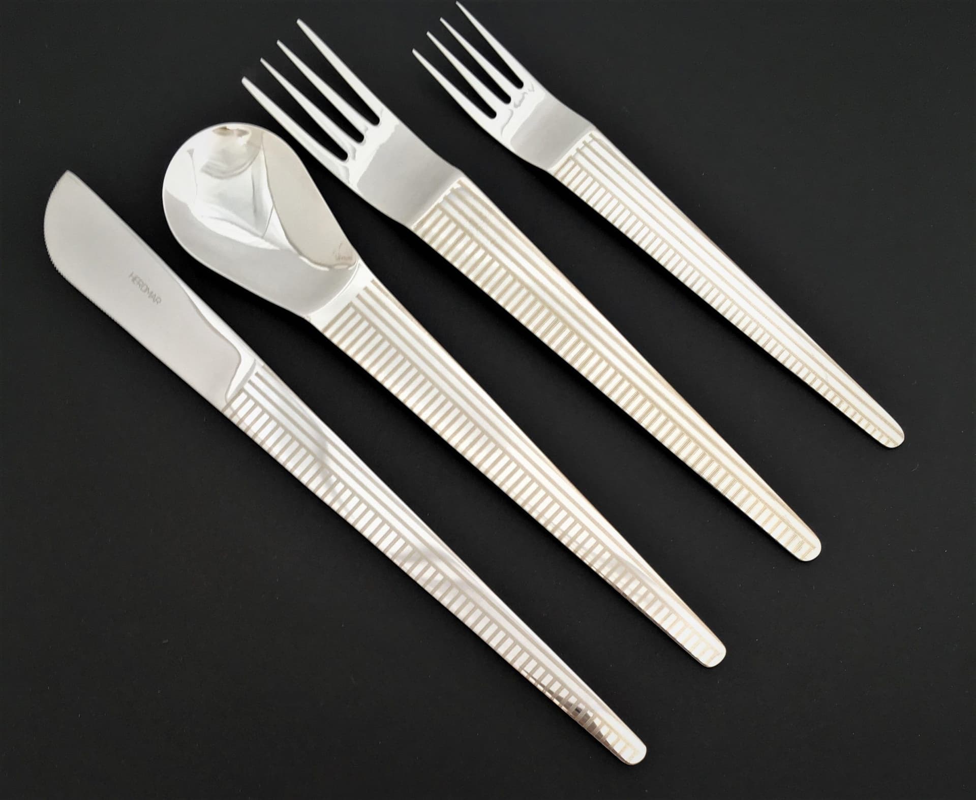 HERDMAR Комплект прибори за хранене “INGA № 2“- 42 части – гравирани