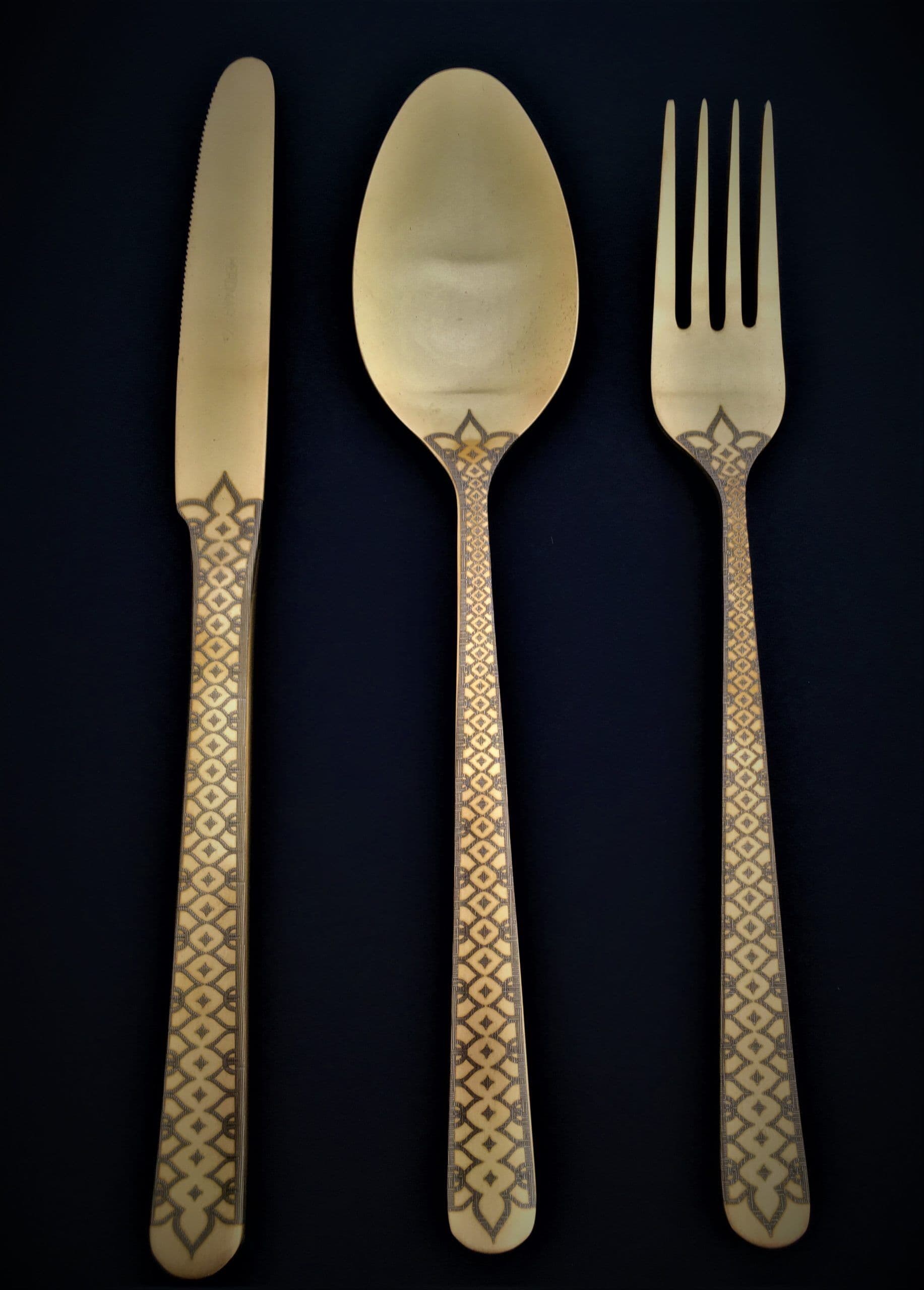 HERDMAR Комплект прибори за хранене “OSLO № 17″ – 36 части – позлатени мат, гравирани