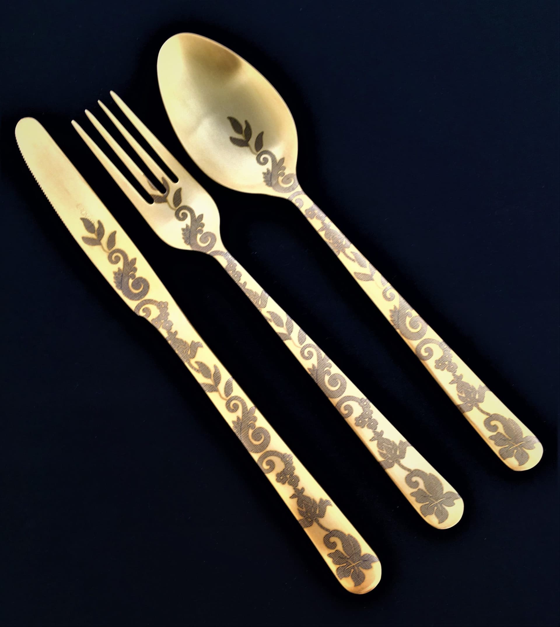 HERDMAR Комплект прибори за хранене “OSLO № 9″ – 36 части – позлатени, гравирани