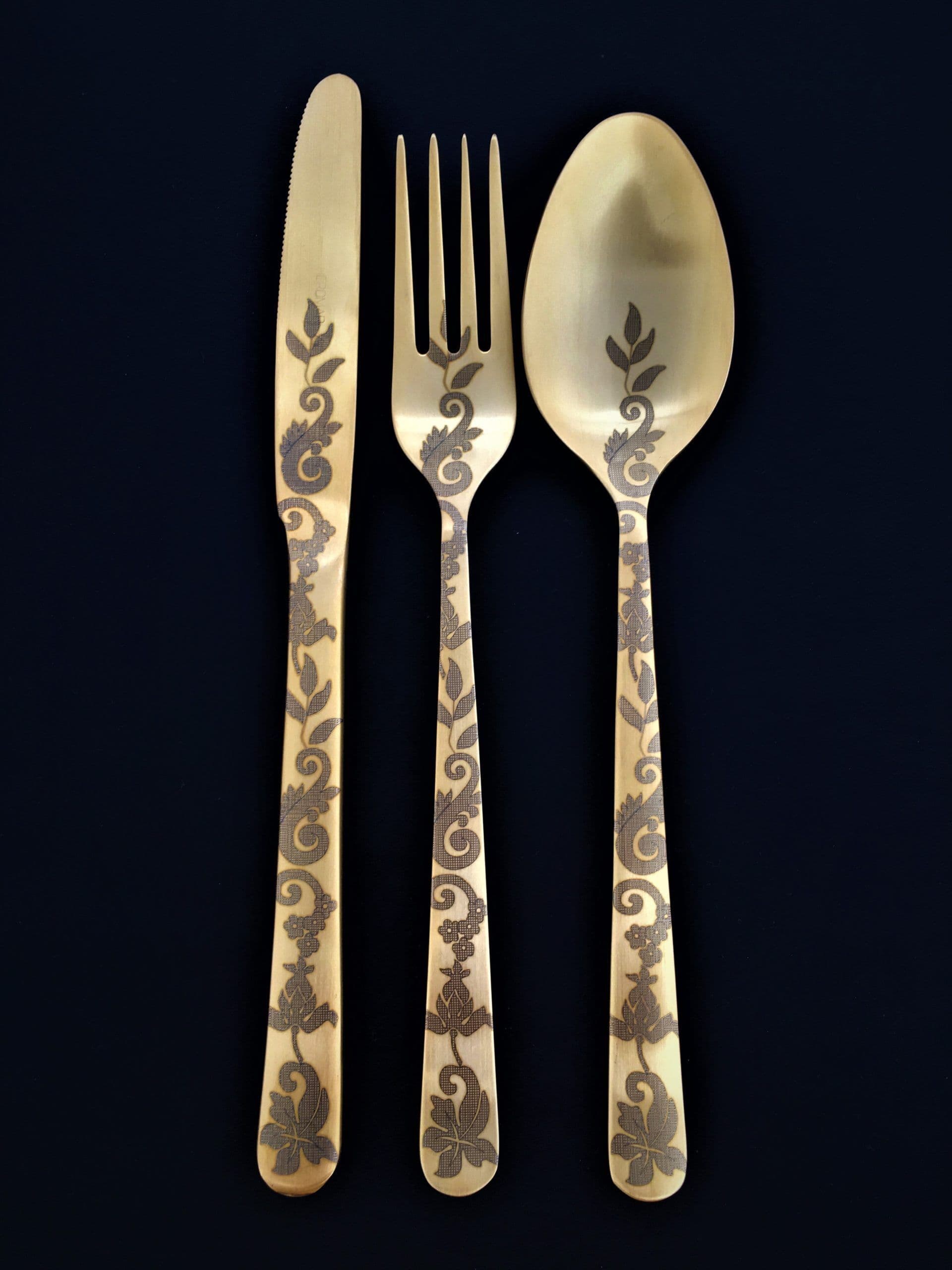 HERDMAR Комплект прибори за хранене “OSLO № 9″ – 36 части – позлатени, гравирани