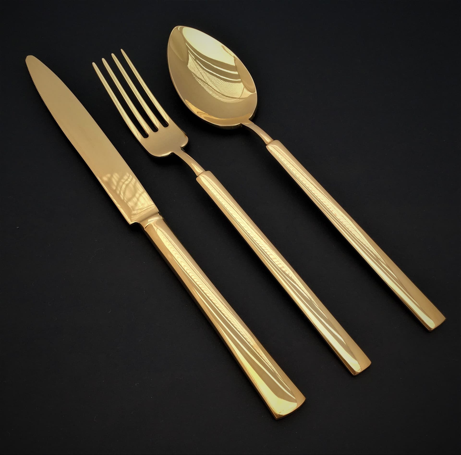 HERDMAR Комплект прибори за хранене “VINTAGE“- 36 части – позлатени / гланц