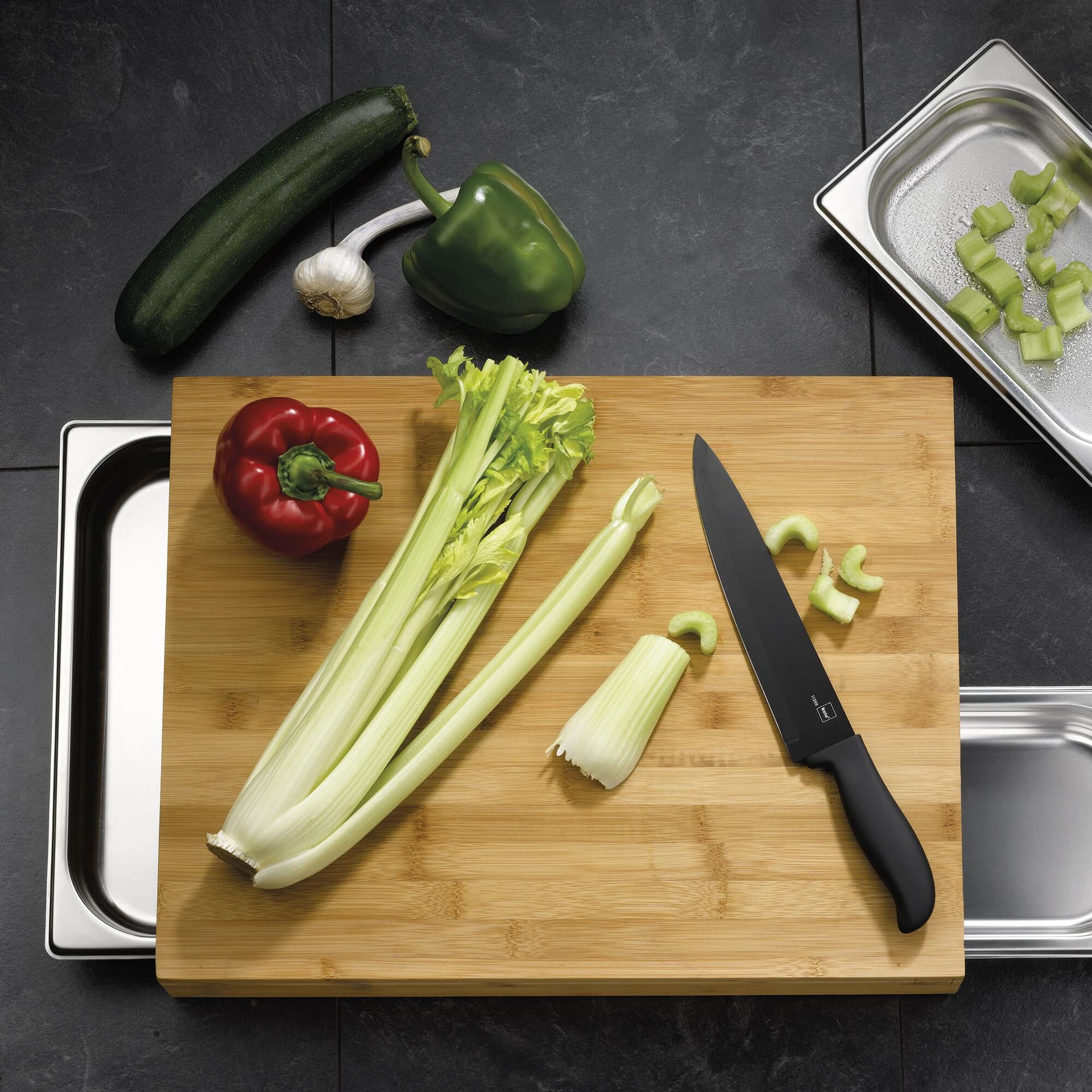 KELA Бамбукова дъска за рязане със стоманен контейнер “Kenina“ – 36×46 см.