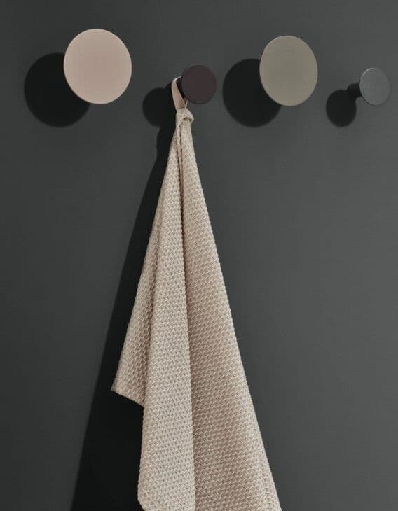 BLOMUS Комплект от 4 бр. закачалки PONTO – цвят светло сив (Micro Chip)