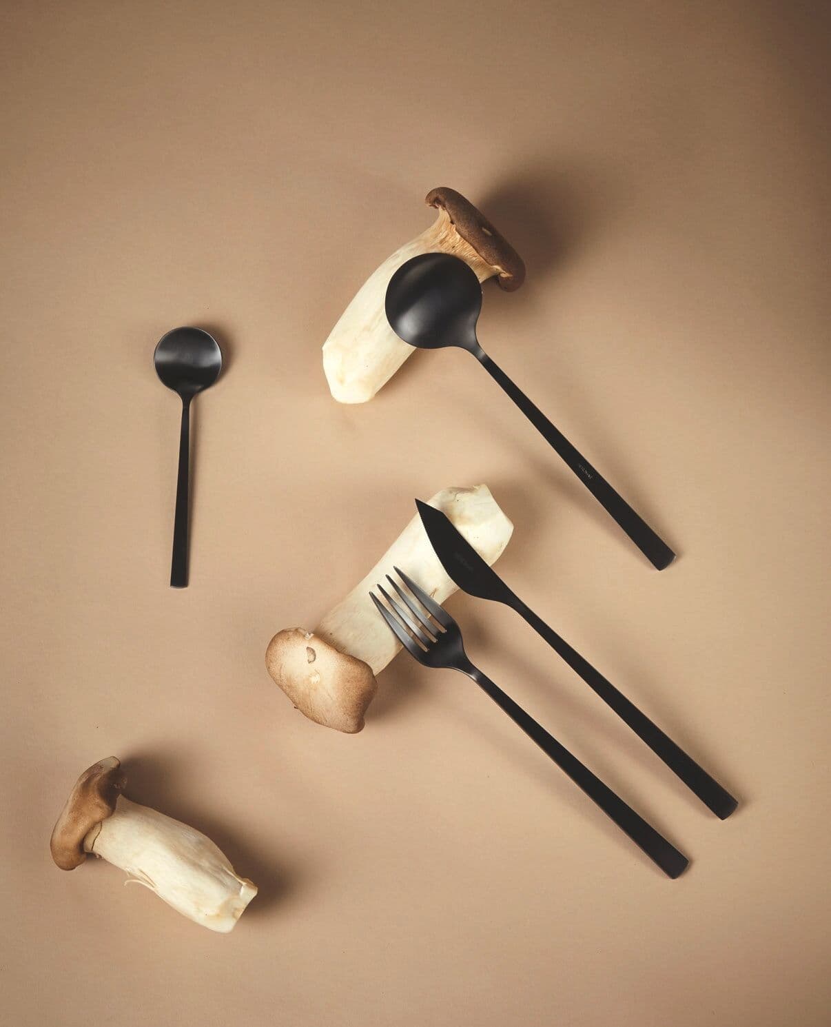 HERDMAR Прибори за хранене “ENSO“ – 24 части – черен мат