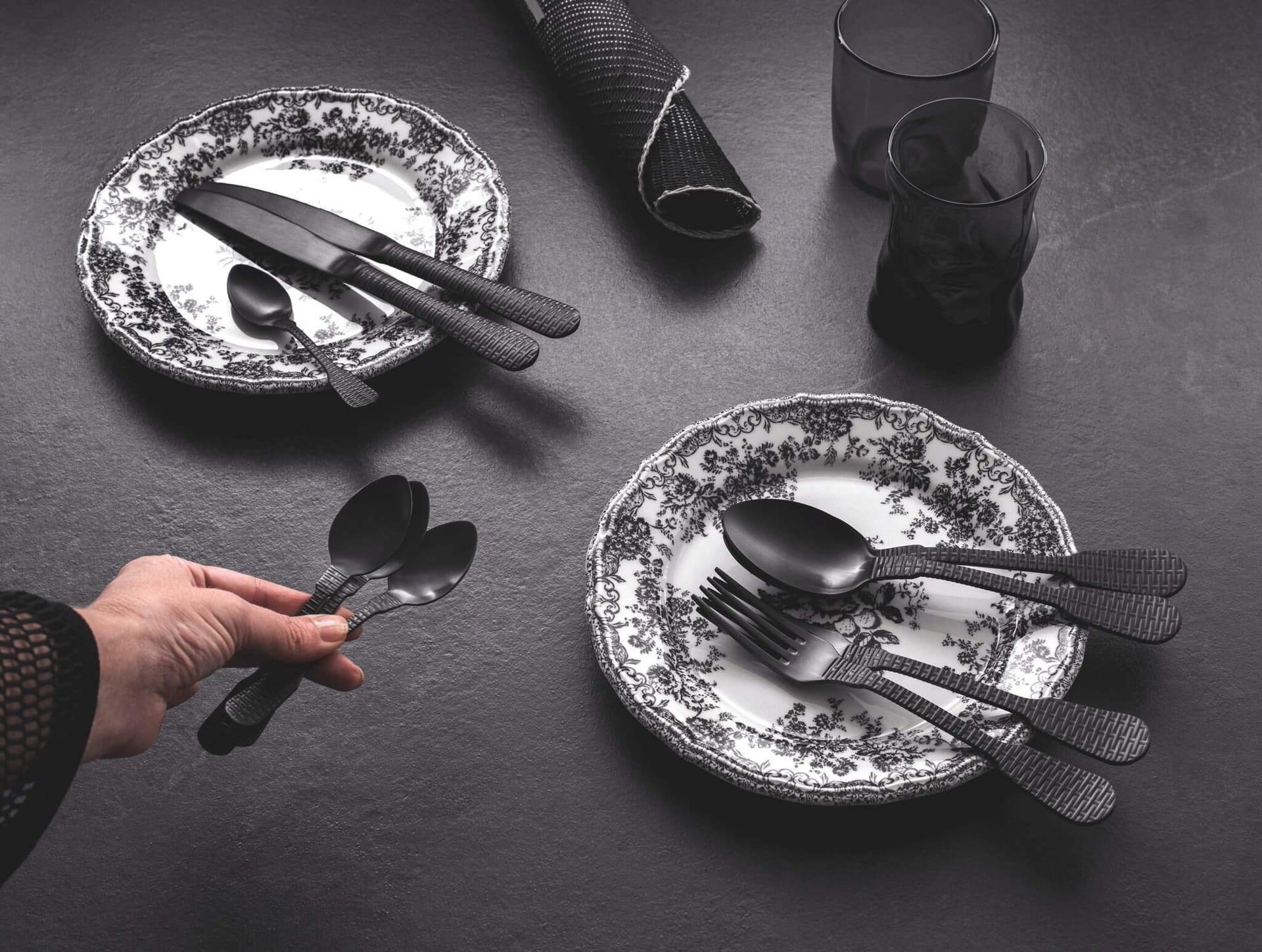 HERDMAR Прибори за хранене “OSIER“- 24 части – черен мат