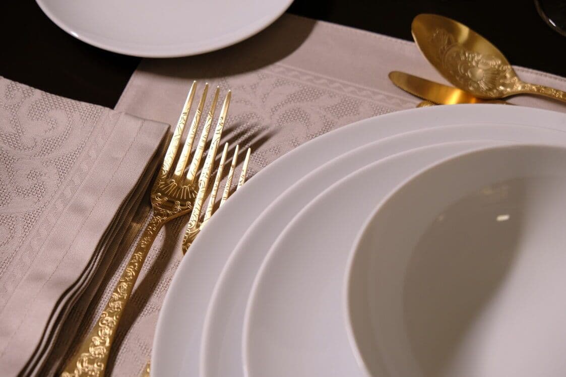 HERDMAR Прибори за хранене “SANTAMARTA“- 24 части – позлатени мат