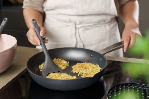 ZYLISS Решетъчна шпатула за обръщане – сива