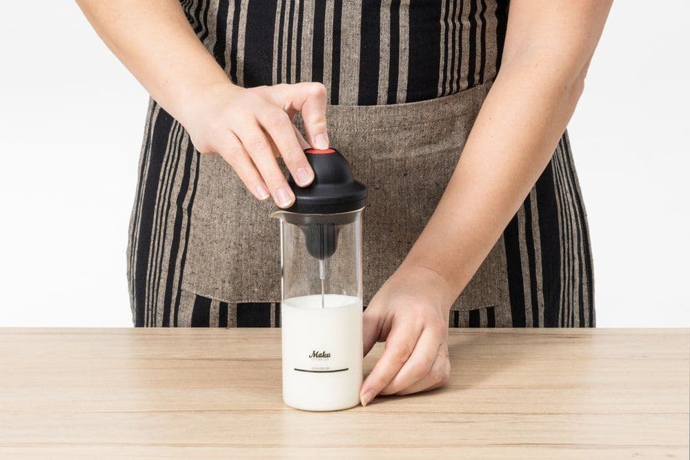 MAKU Миксер за мляко/фрапе с купа – 450 мл.