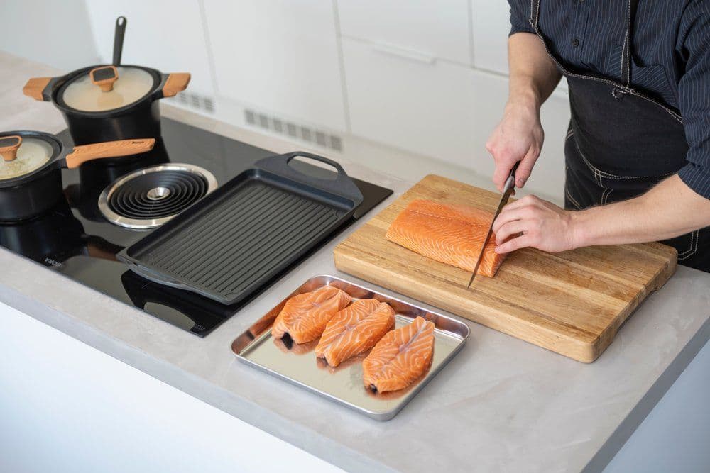 MAKU Нож за филетиране 20 см. с дръжка от Pakka дърво