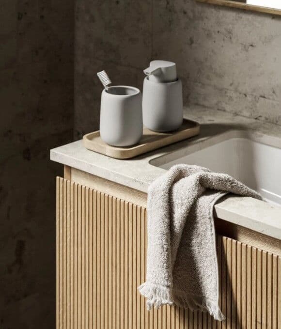 BLOMUS Диспенсър за течен сапун “SONO“- цвят светло сив (Micro Chip) – 250мл.