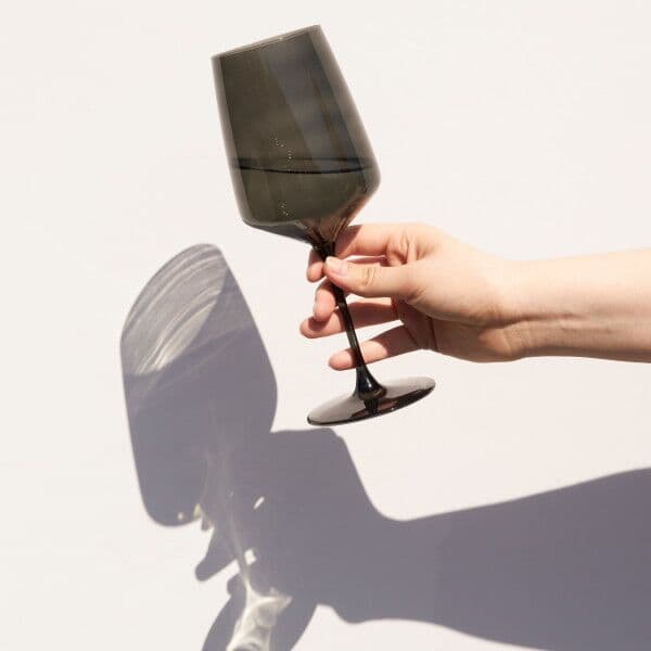 VISKI Кристални чаши за вино “Nouveau“ 2 бр. – цвят опушено сиво – 650 мл.