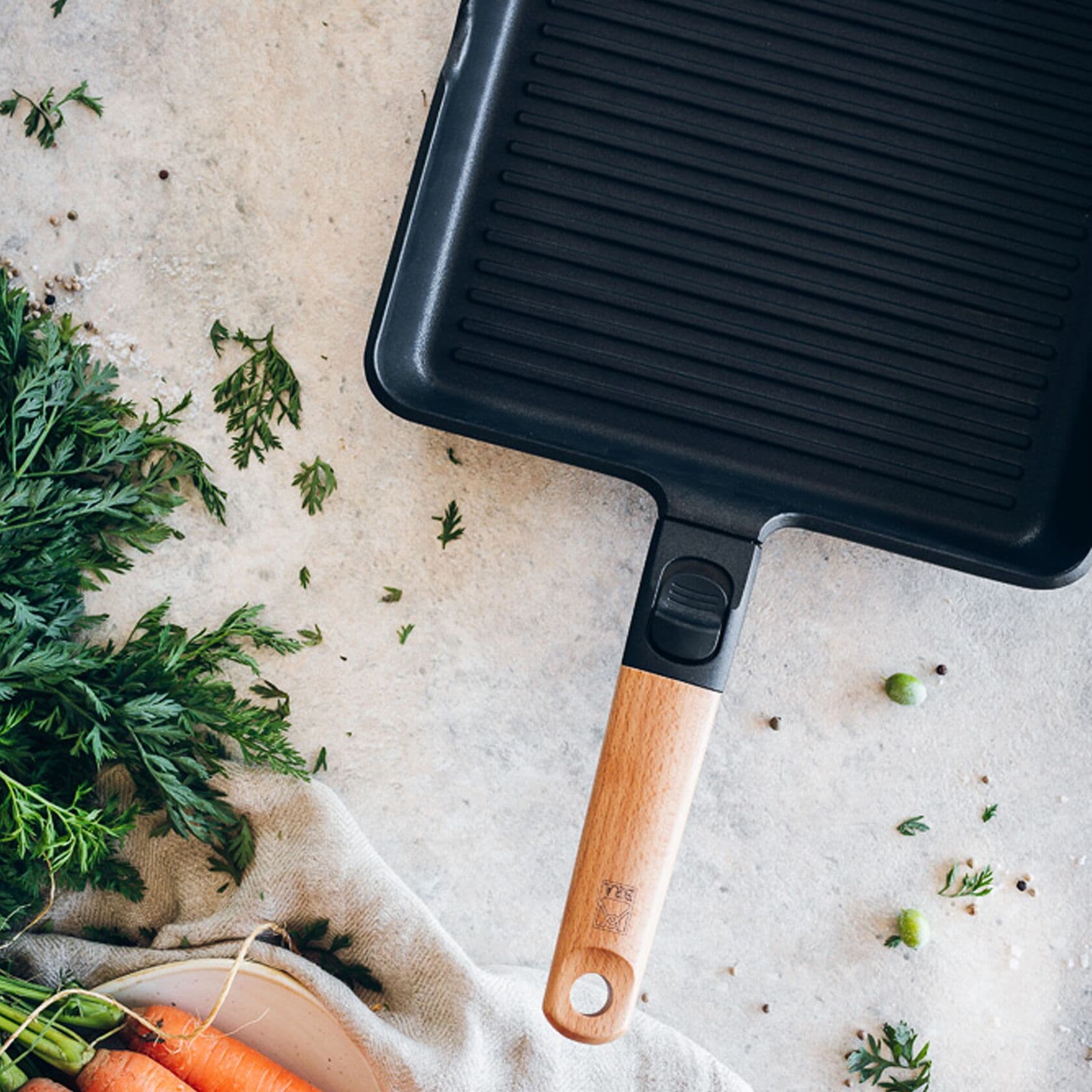 BRA Квадратен грил тиган “MARKET“ – 28 х 28 см. с мобилна дръжка