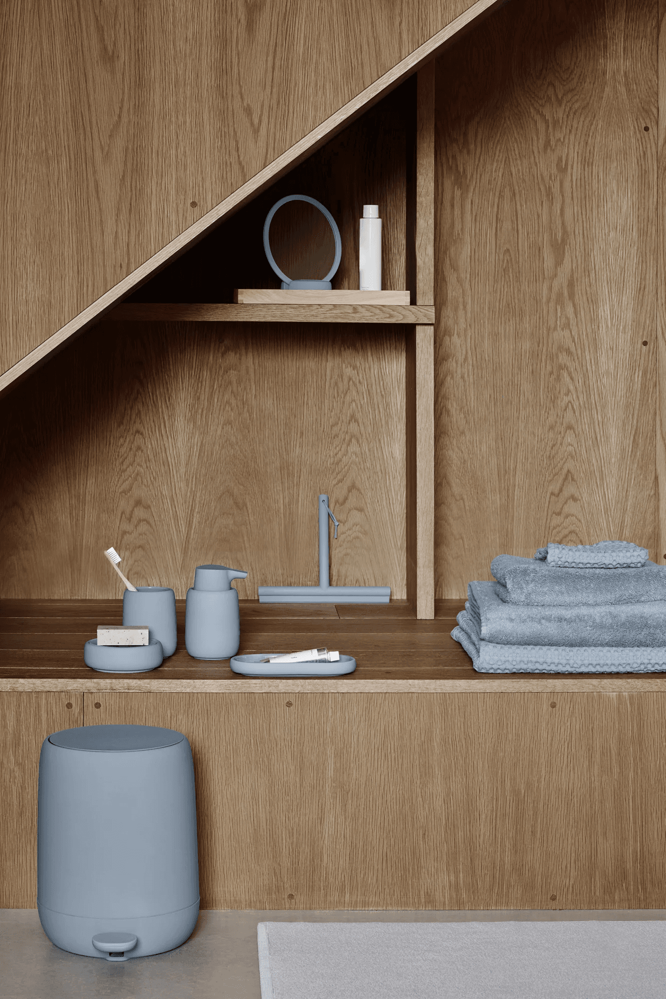 BLOMUS Прибор за подсушаване на прозорци и огледала + закачалка за врата “VIPO“ – цвят черен