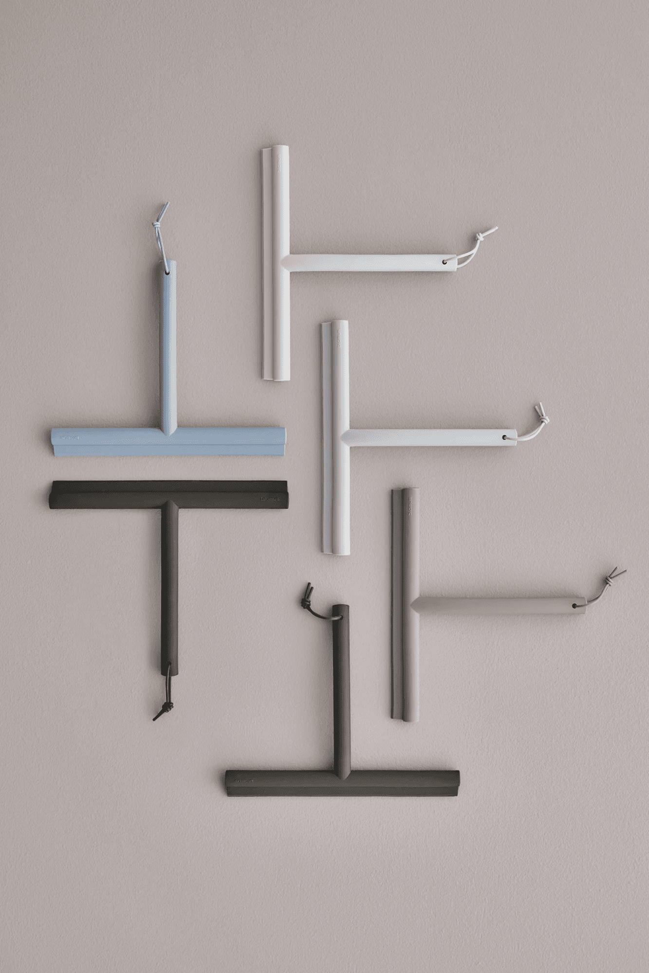 BLOMUS Прибор за подсушаване на прозорци и огледала + закачалка за врата “VIPO“ – цвят черен