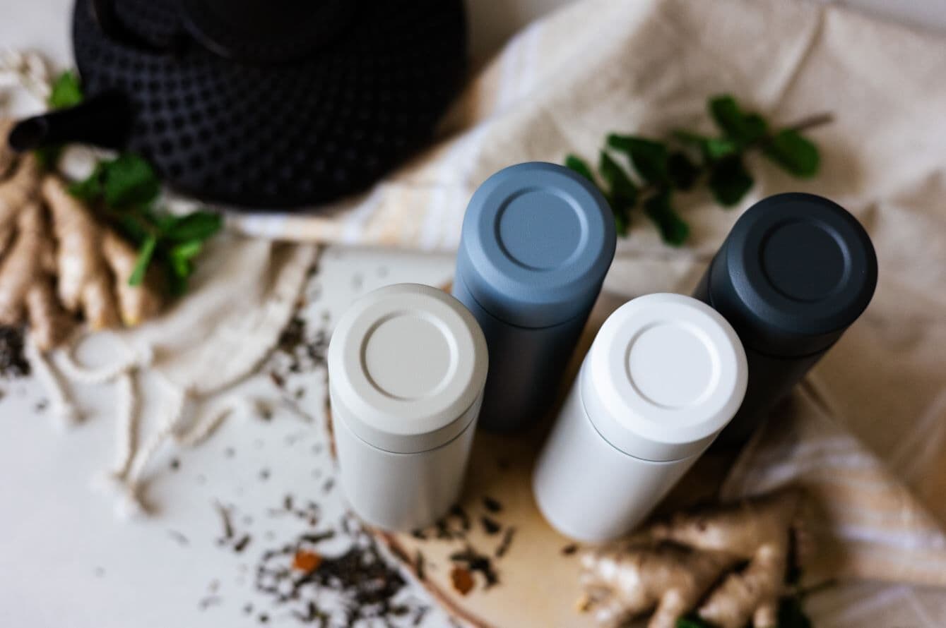 KYOCERA Двустенен термос с вакуумна изолация “Slim“ – 300 мл. – бял