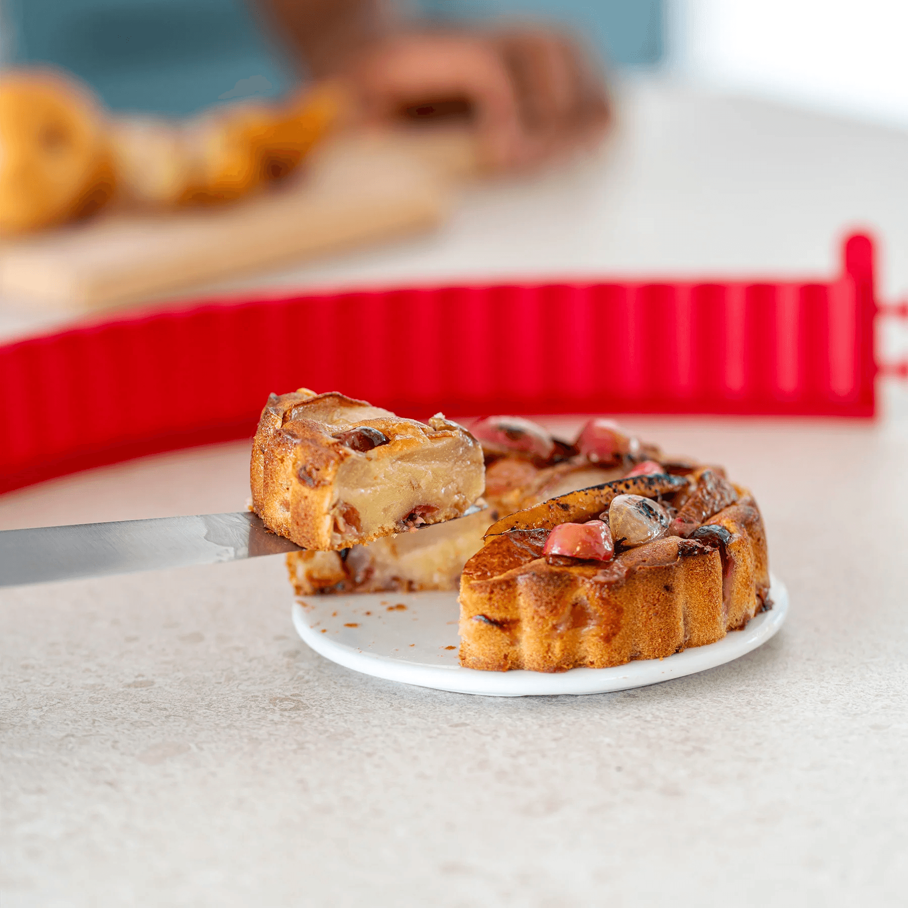 COOX Кръгла форма за тарт,киш или пай с порцеланова основа – Ø 12 см. – червена