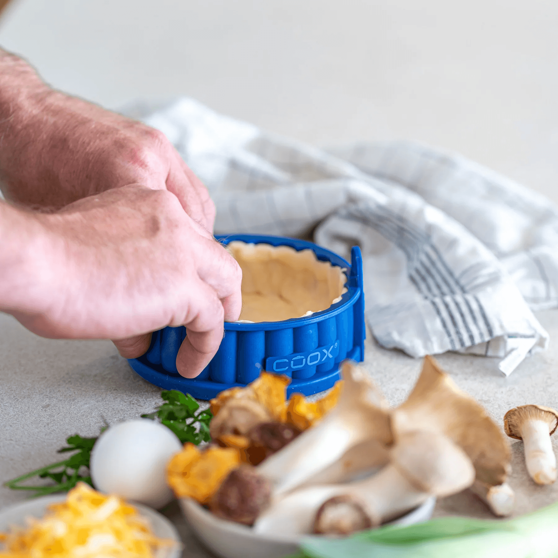 COOX Кръгла форма за тарт,киш или пай с порцеланова основа – Ø 12 см. – синя