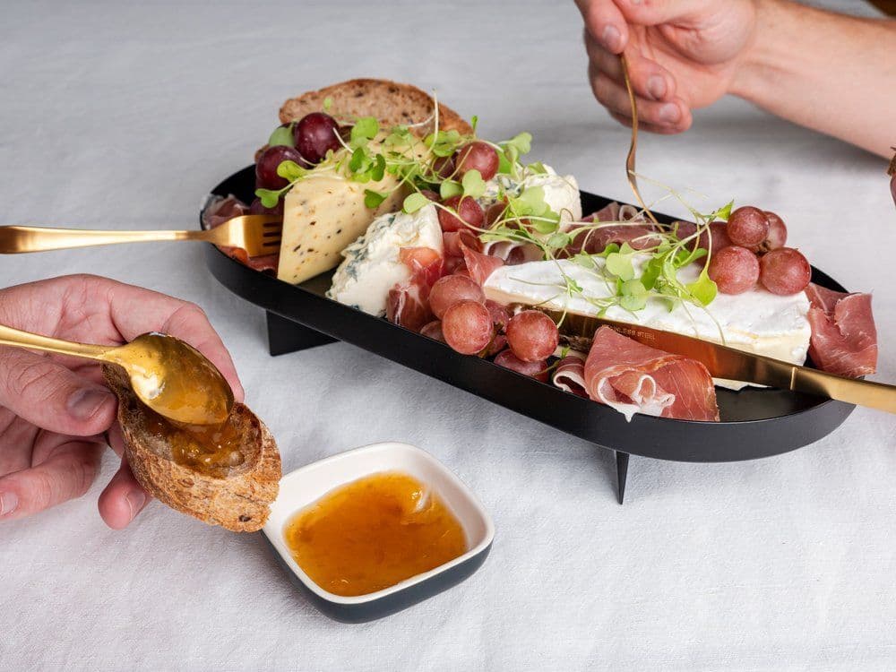 MAKU Овална табла за сервиране 32 х 16 см.