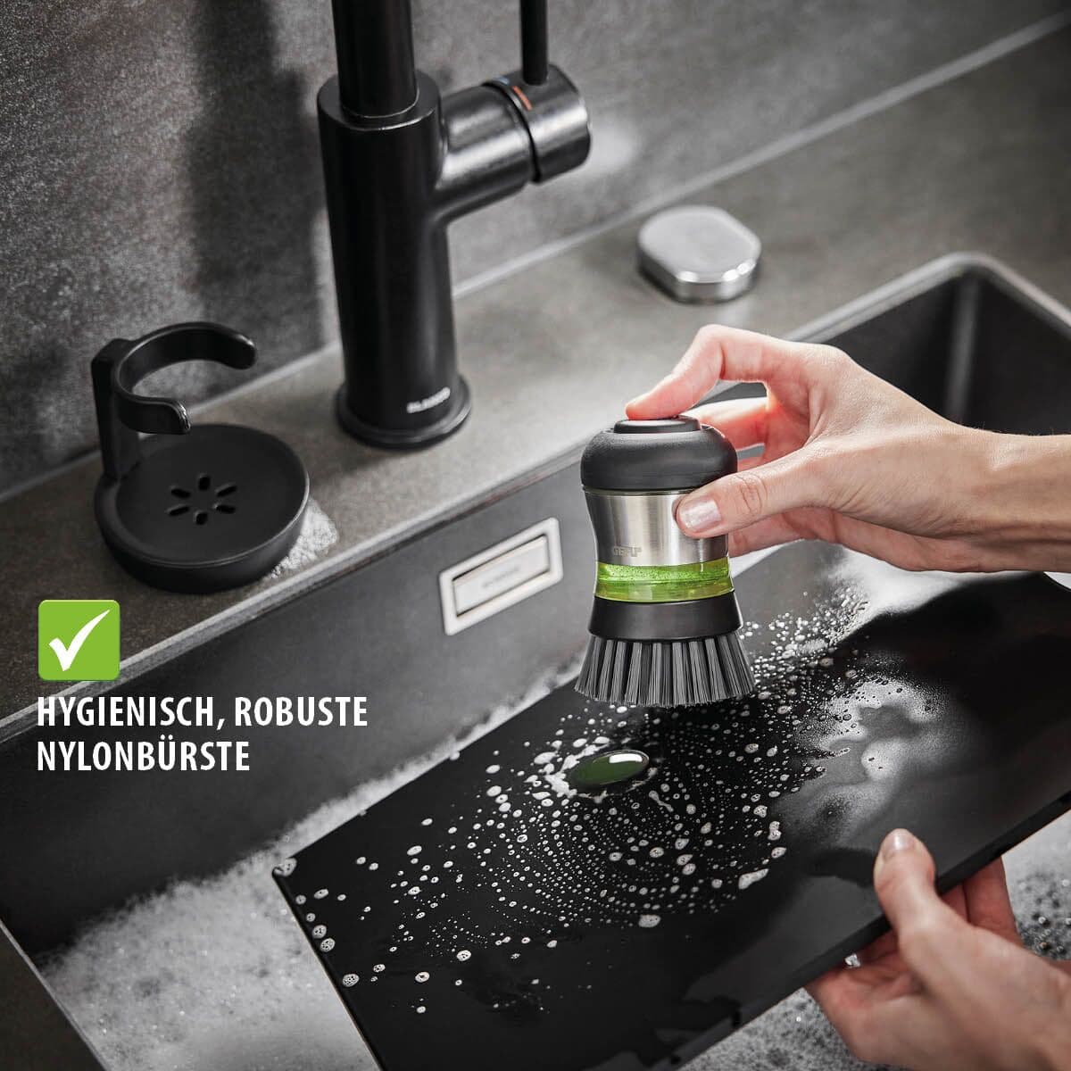 GEFU Четка за почистване с диспенсър и поставка “SWIFT“