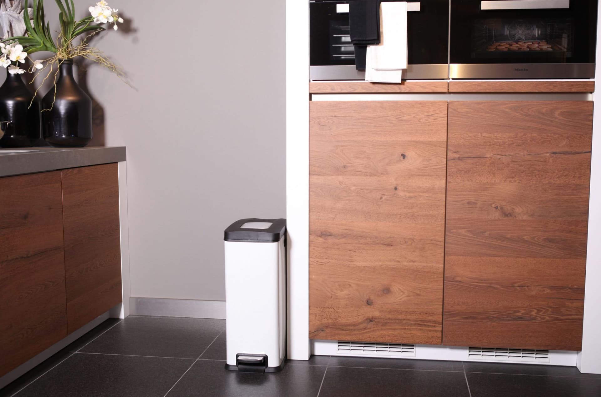 EKO Кош за събиране на отпадъци с педал “REJOICE“ – 30 литра – бял