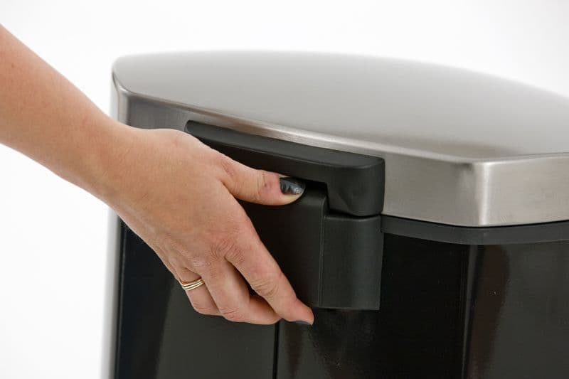 EKO Кош за отпадъци с педал “SHELL“ – 30 литра – черен