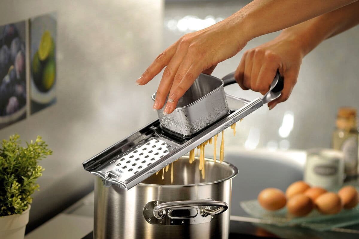 GEFU Уред за приготвяне на шпецле TRADIZIONE, дълго шпецле